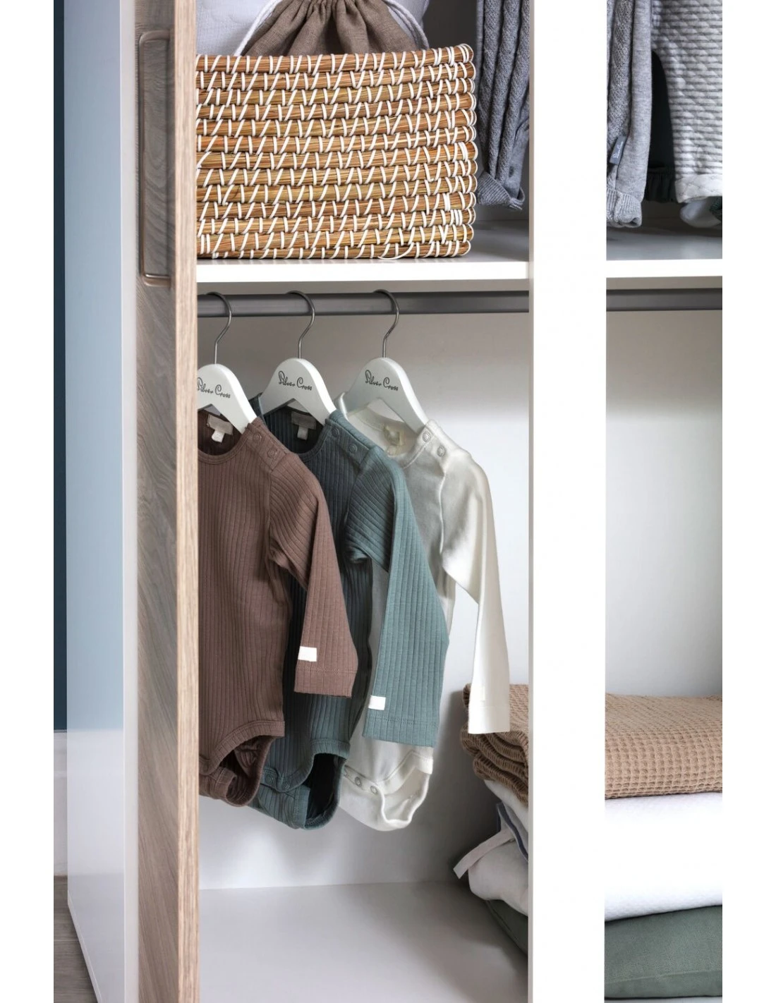 Silver Cross Finchley Wardrobe - Oak/White 7 Silver Cross Finchley Wardrobe - Oak/White - Image 5