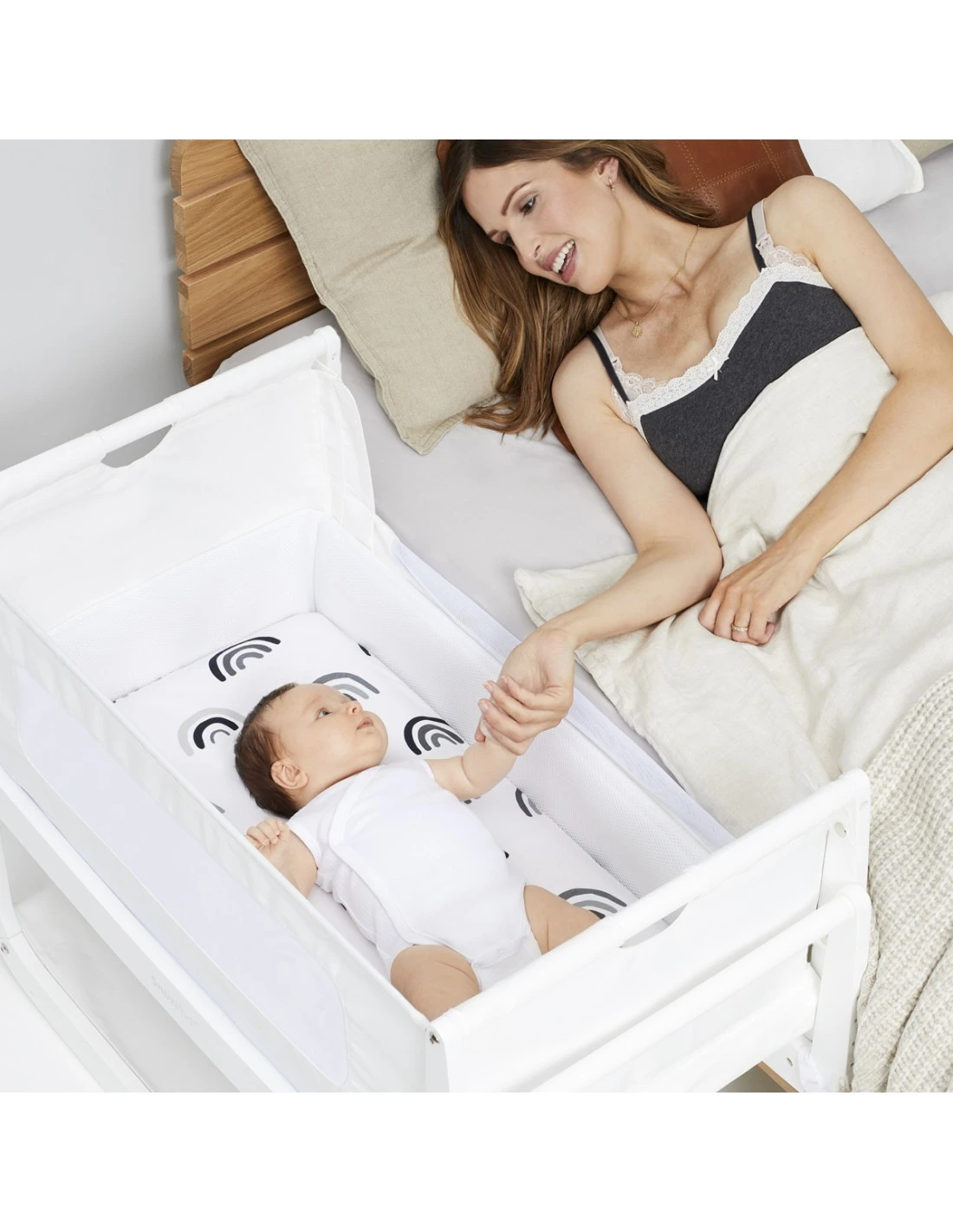 SnuzPod⁴ Bedside Crib - White (inc. Mattress) 4 SnuzPod⁴ Bedside Crib - White (inc. Mattress) - Image 2